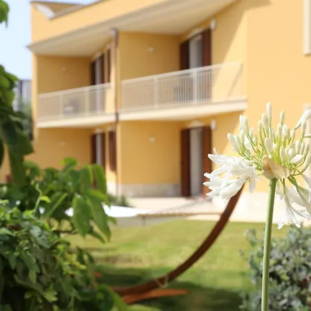L'oasi Di Ciccio Apartment *
